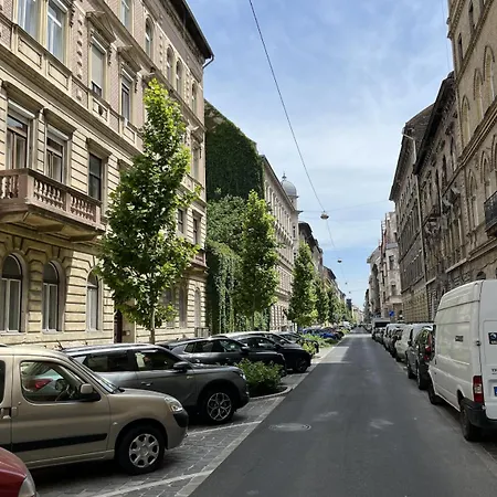 Casabella - 2 Bedroom Near To Andrassy Ave Apartament