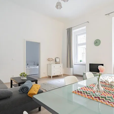 Casabella - 2 Bedroom Near To Andrassy Ave Apartment