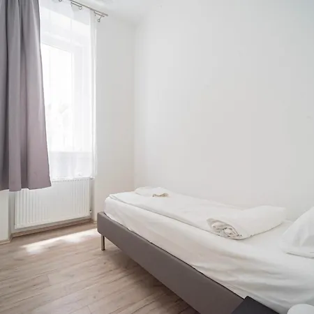 Apartment Casabella - 2 Bedroom Near To Andrassy Ave *