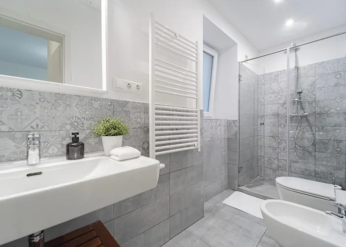 Casabella - 2 Bedroom Near To Andrassy Ave *